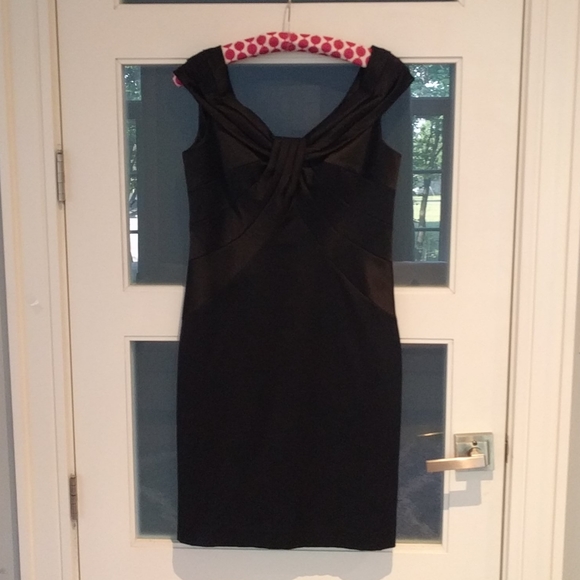 Beautiful  black dress by Brian Bailey 🌸🌼🌼🌸🌼 - Picture 4 of 13